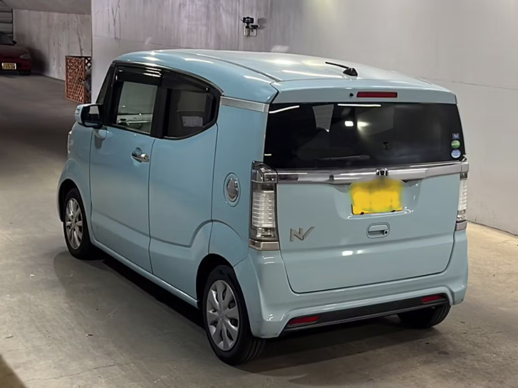 HONDA N-BOX SLASH