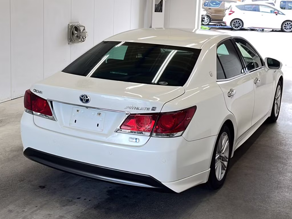 TOYOTA CROWN