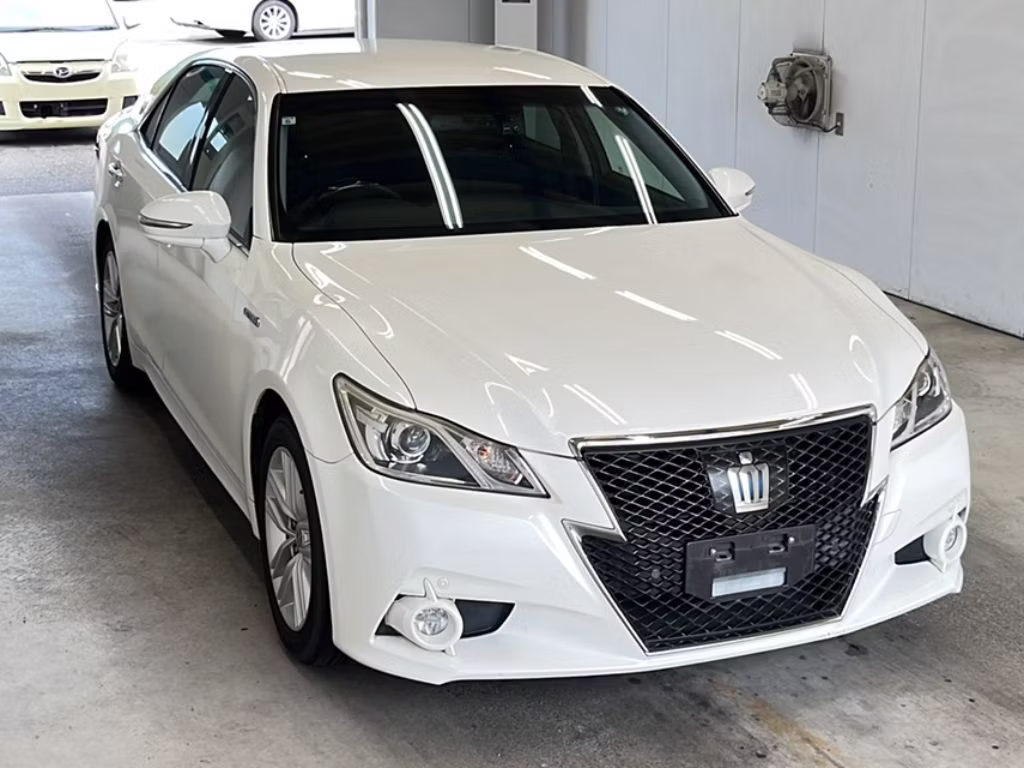 TOYOTA CROWN