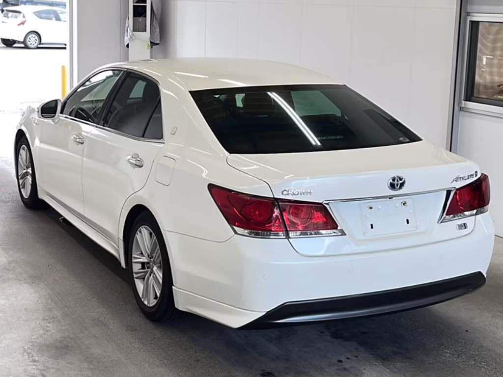 TOYOTA CROWN