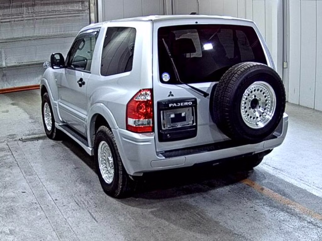 MITSUBISHI PAJERO