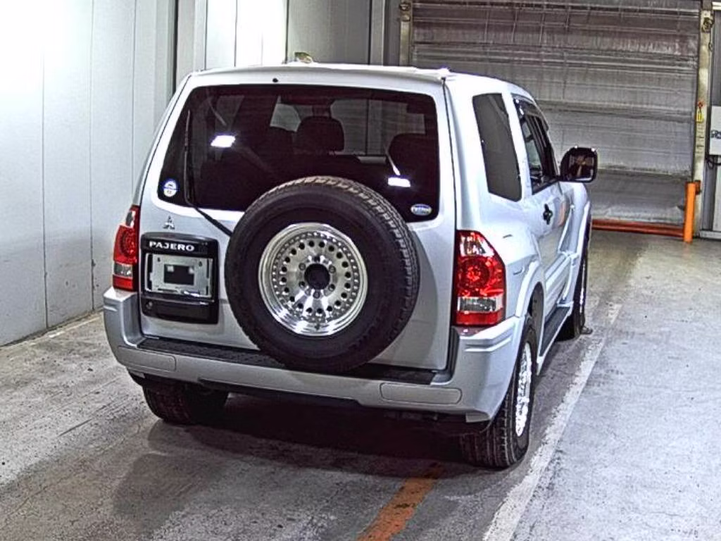 MITSUBISHI PAJERO