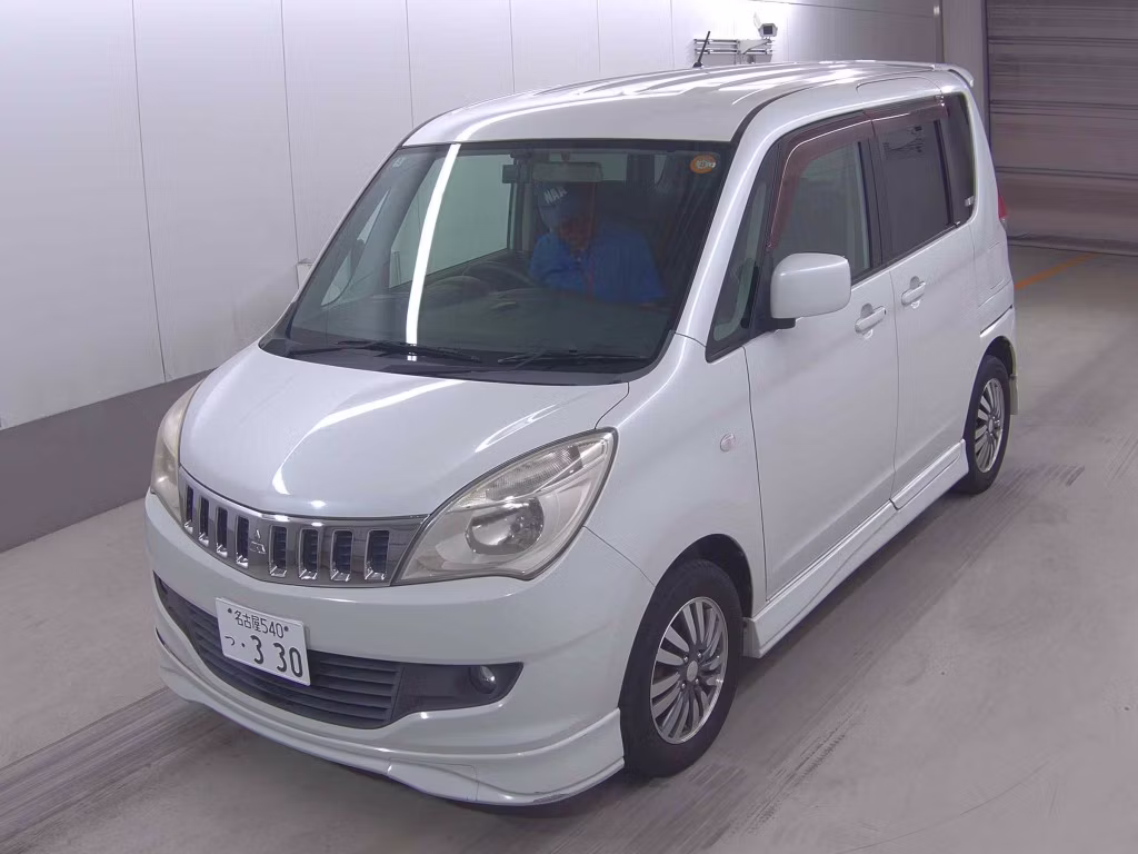 MITSUBISHI DELICA D:2