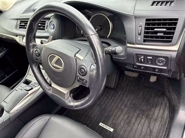 LEXUS CT200H