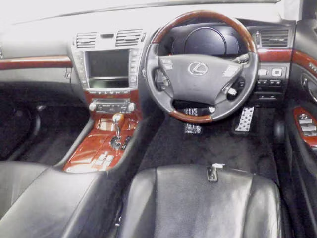 LEXUS LS600H