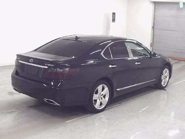 LEXUS LS600H