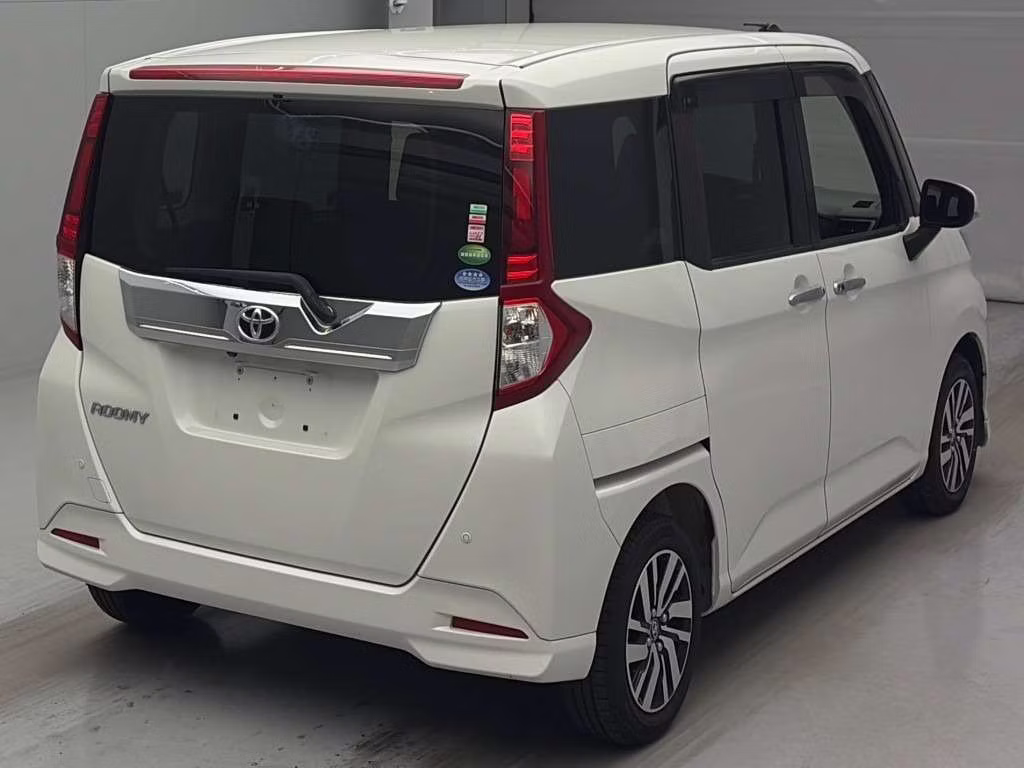TOYOTA ROOMY