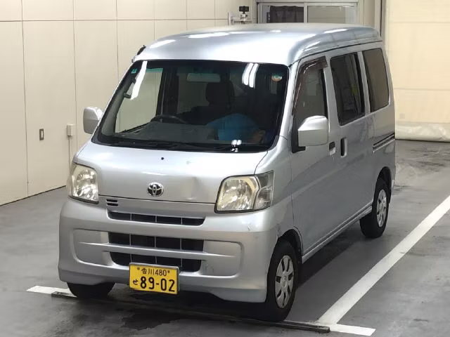 TOYOTA PIXIS VAN