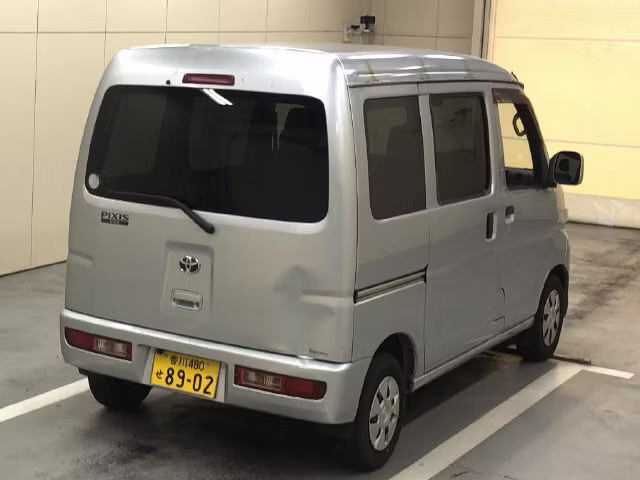 TOYOTA PIXIS VAN