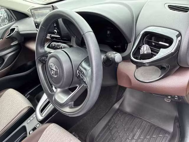 TOYOTA YARIS CROSS