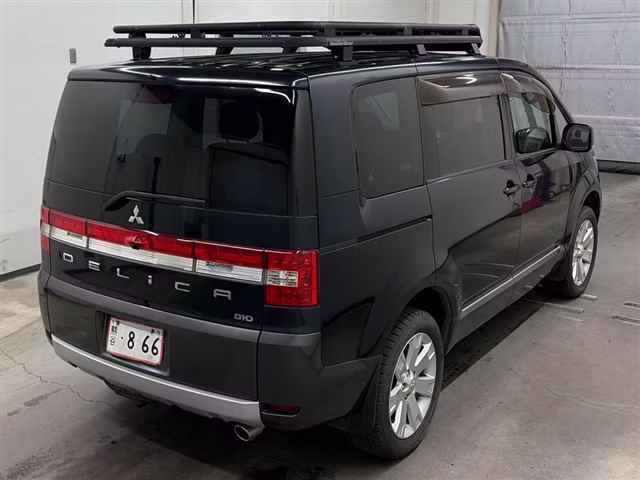 MITSUBISHI DELICA D:5