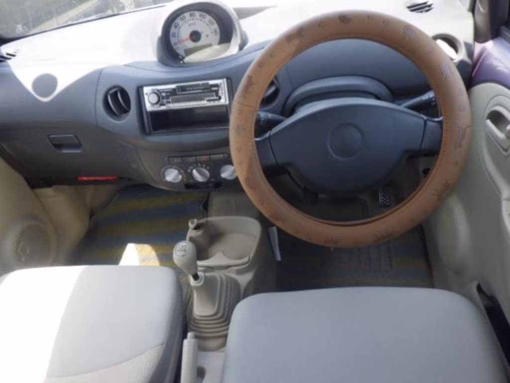 DAIHATSU ESSE