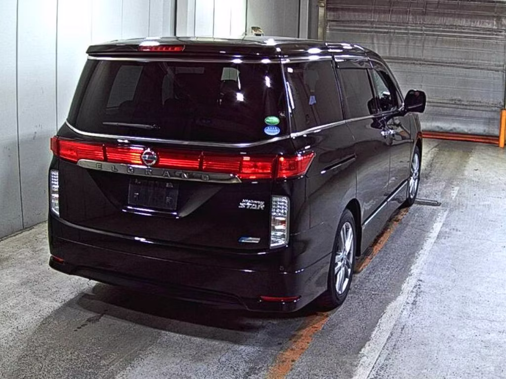 NISSAN ELGRAND
