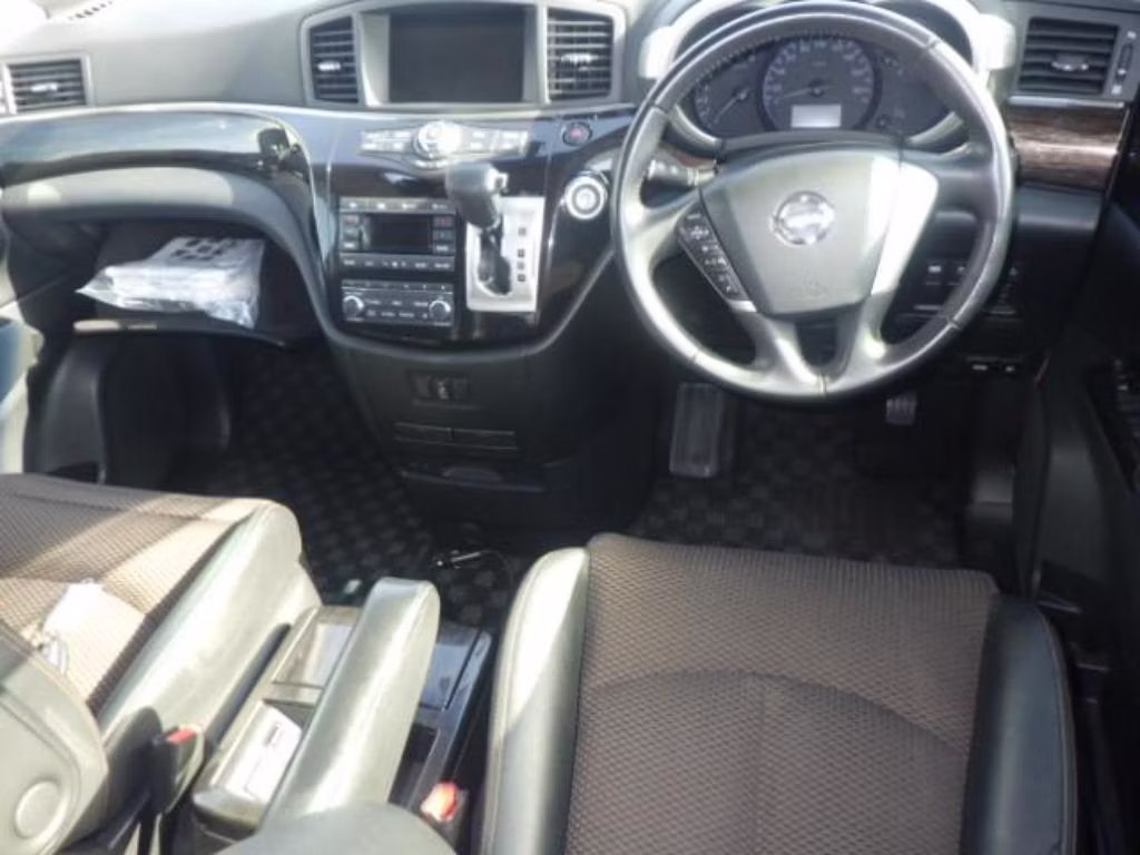 NISSAN ELGRAND