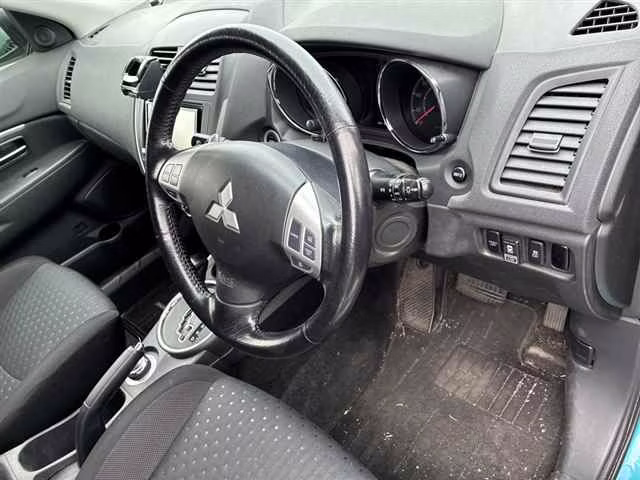 MITSUBISHI RVR