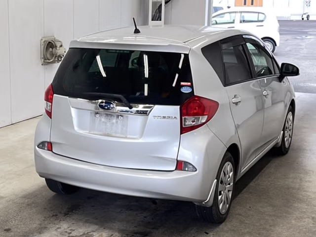 SUBARU TREZIA