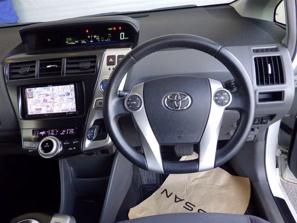TOYOTA PRIUS ALPHA