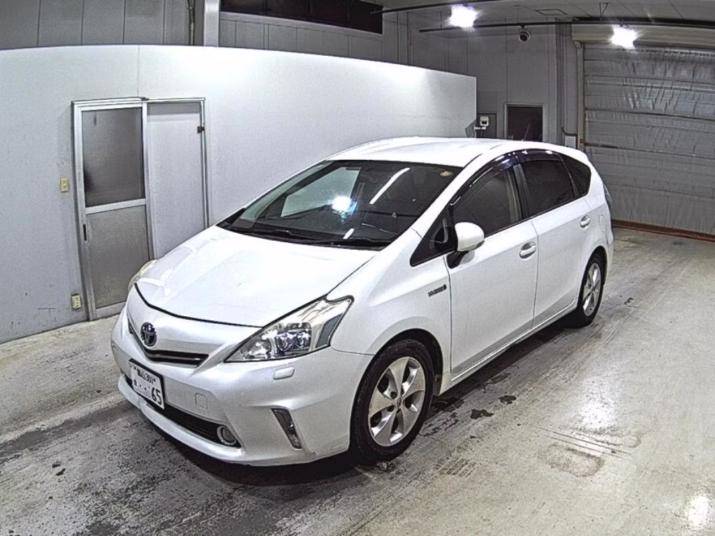 TOYOTA PRIUS ALPHA