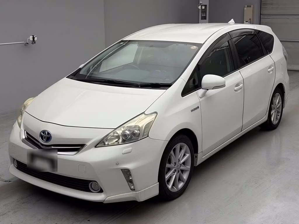 TOYOTA PRIUS ALPHA