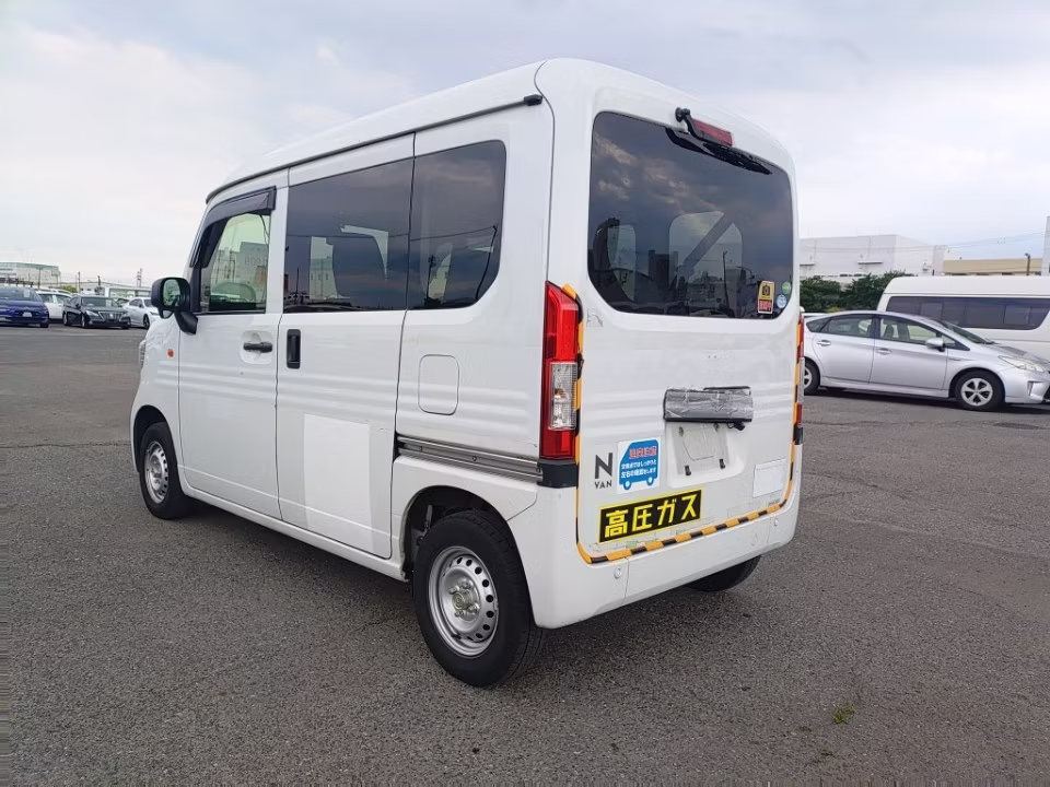 HONDA N-VAN