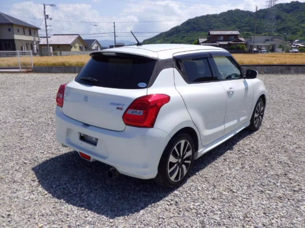 SUZUKI SWIFT