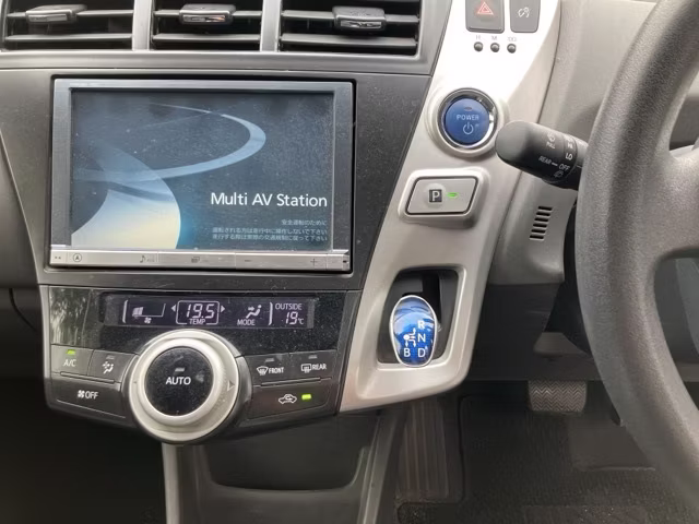TOYOTA PRIUS ALPHA