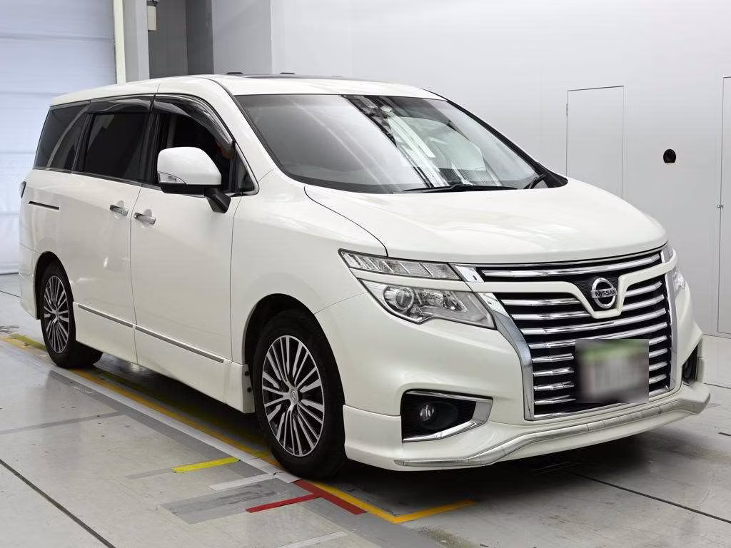 NISSAN ELGRAND