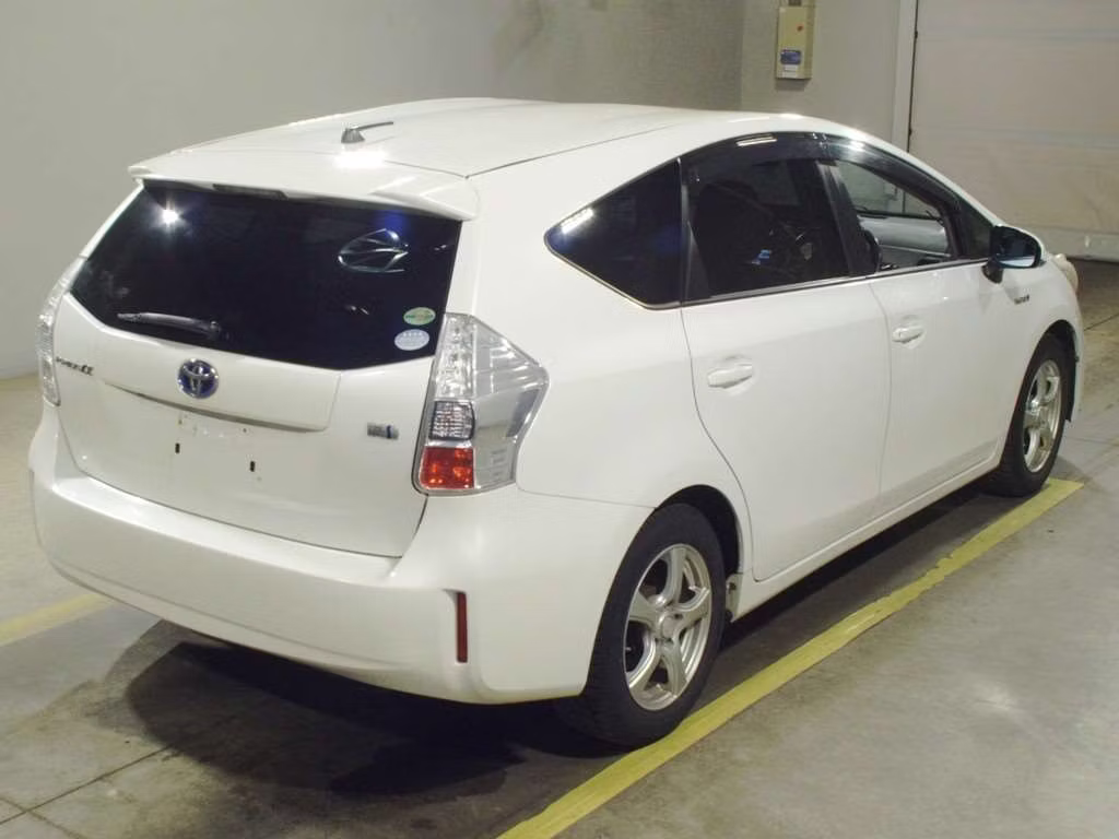 TOYOTA PRIUS ALPHA