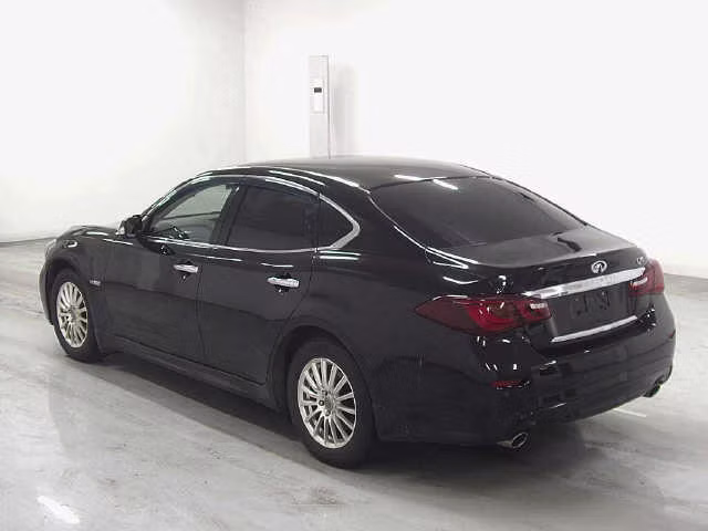 NISSAN FUGA