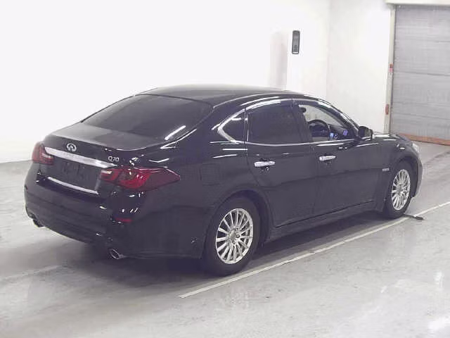 NISSAN FUGA