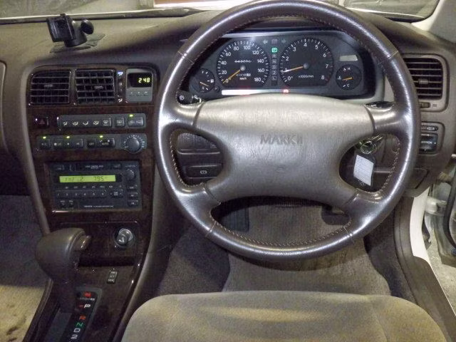 TOYOTA MARK II