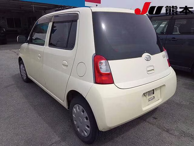 DAIHATSU ESSE