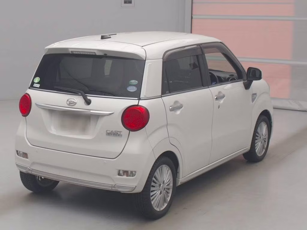 DAIHATSU CAST