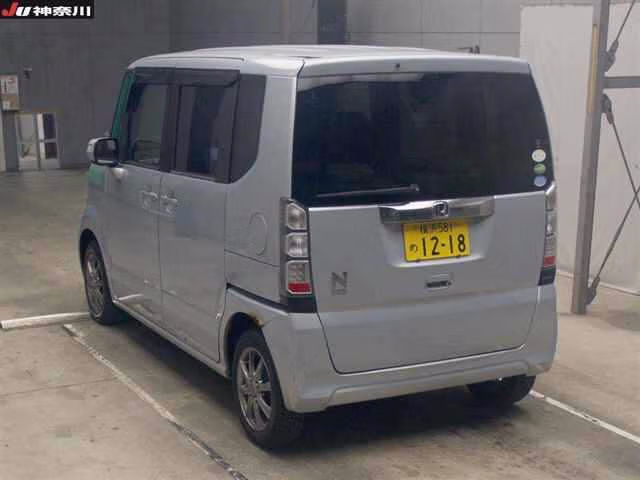 HONDA N-BOX