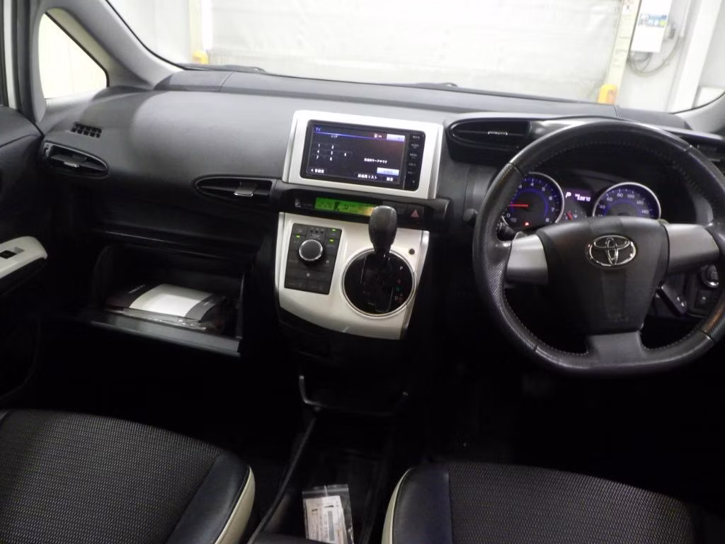 TOYOTA WISH