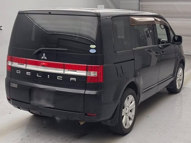 MITSUBISHI DELICA D:5