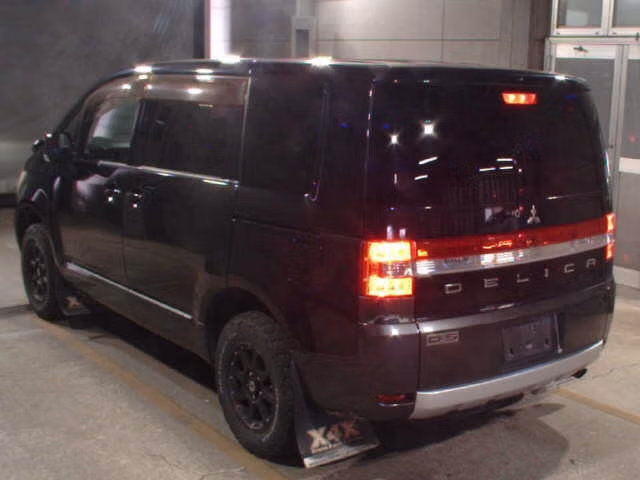 MITSUBISHI DELICA D:5