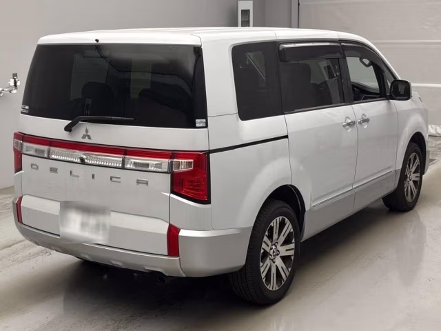 MITSUBISHI DELICA D:5
