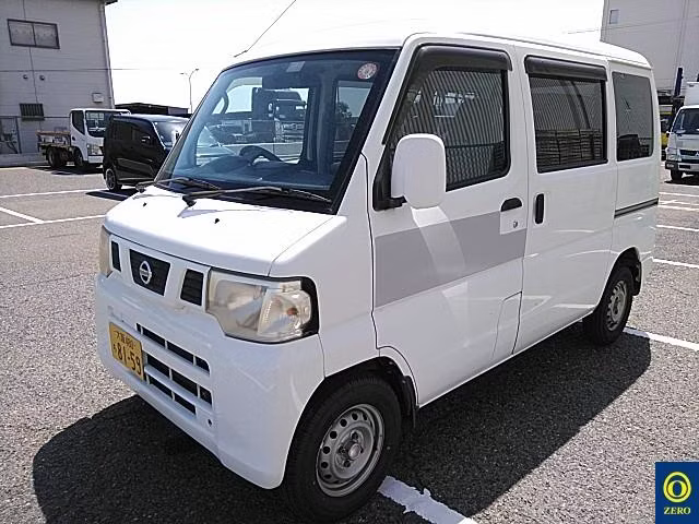 NISSAN NV100 CLIPPER