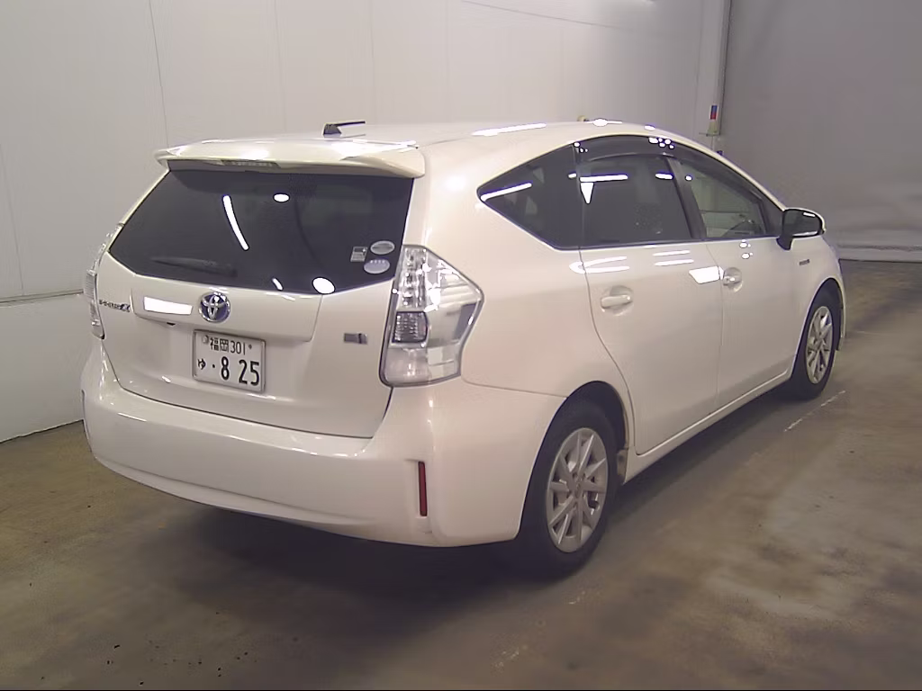 TOYOTA PRIUS ALPHA