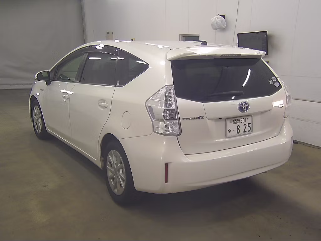 TOYOTA PRIUS ALPHA