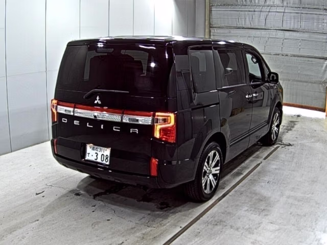 MITSUBISHI DELICA D:5