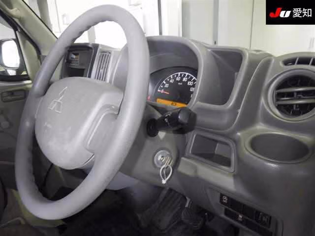 MITSUBISHI MINICAB