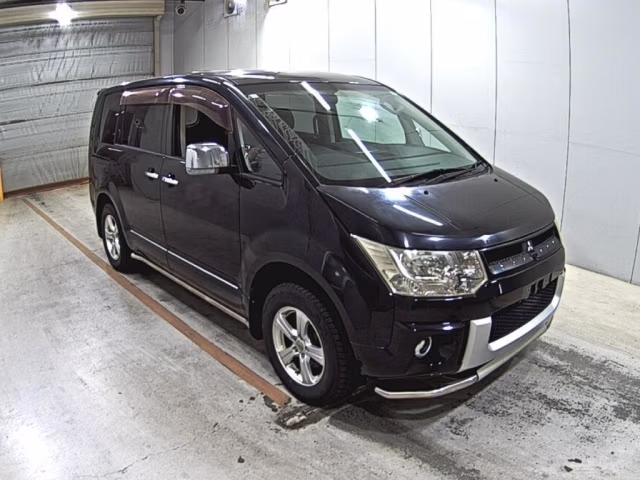 MITSUBISHI DELICA D:5