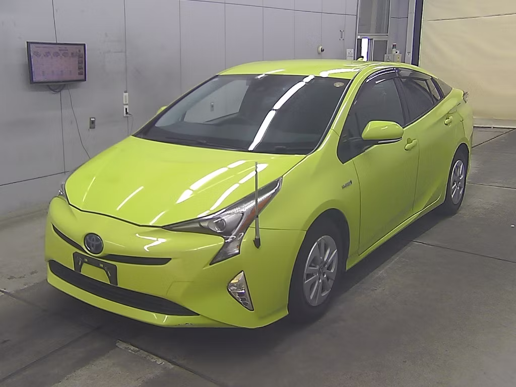 TOYOTA PRIUS