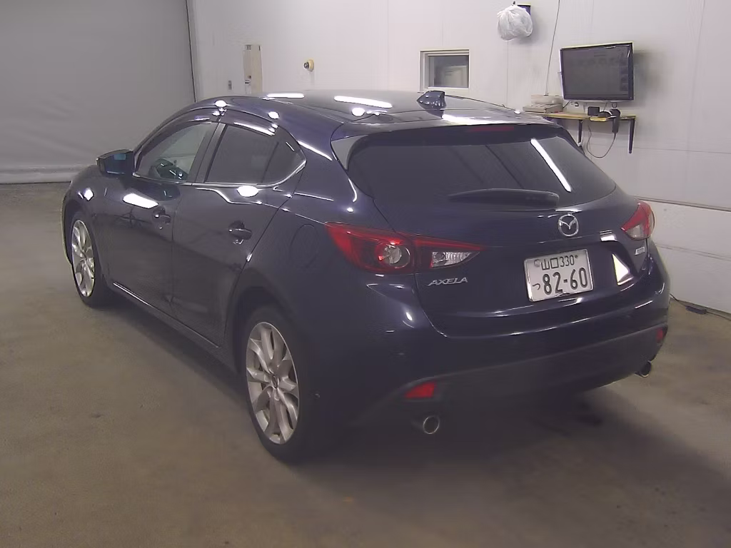 MAZDA AXELA