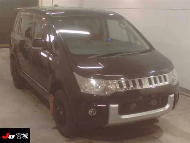 MITSUBISHI DELICA D:5