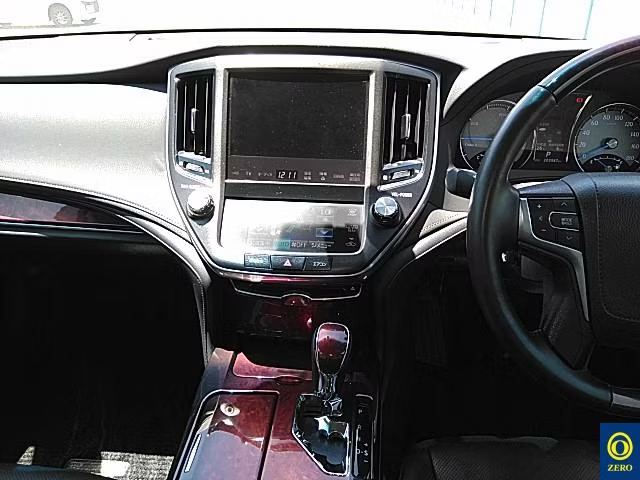 TOYOTA CROWN MAJESTA