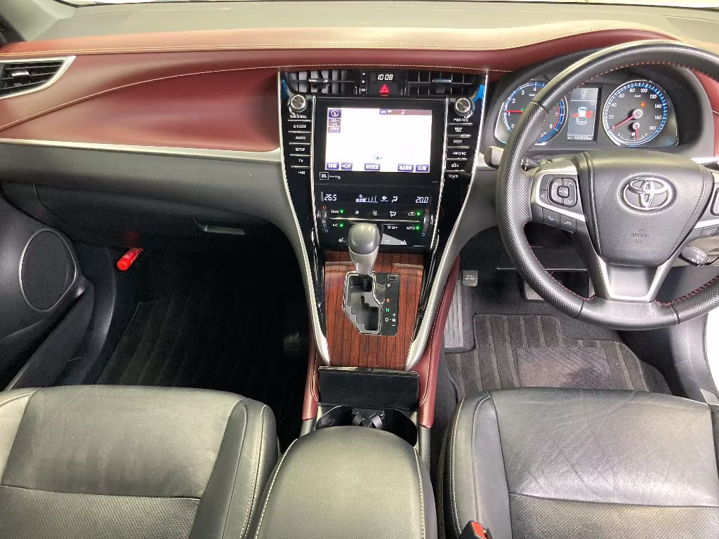 TOYOTA HARRIER