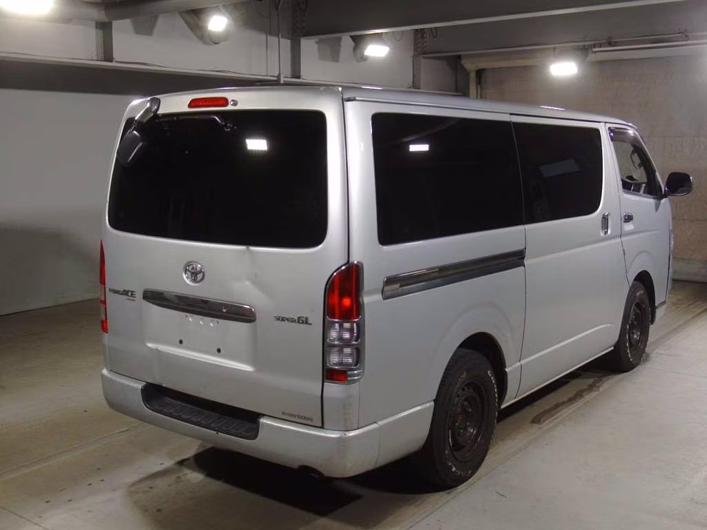 TOYOTA REGIUS ACE